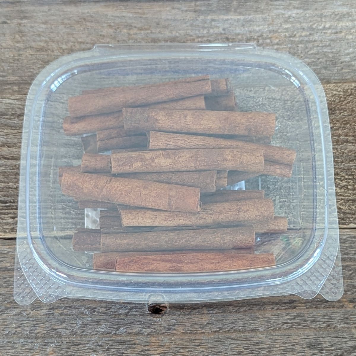 Cinnamon Sticks for Cake Decorating